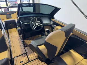 2025-mastercraft-xt22-141605-image26