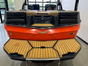2025-mastercraft-xt22-141605-image8