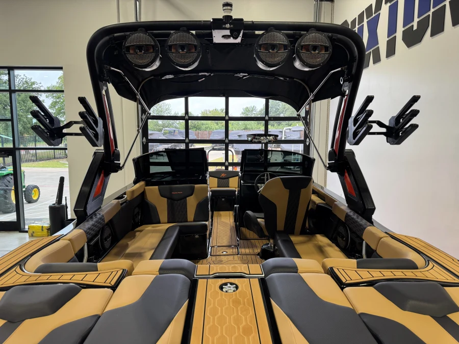 2025-mastercraft-xt22-141605-image9
