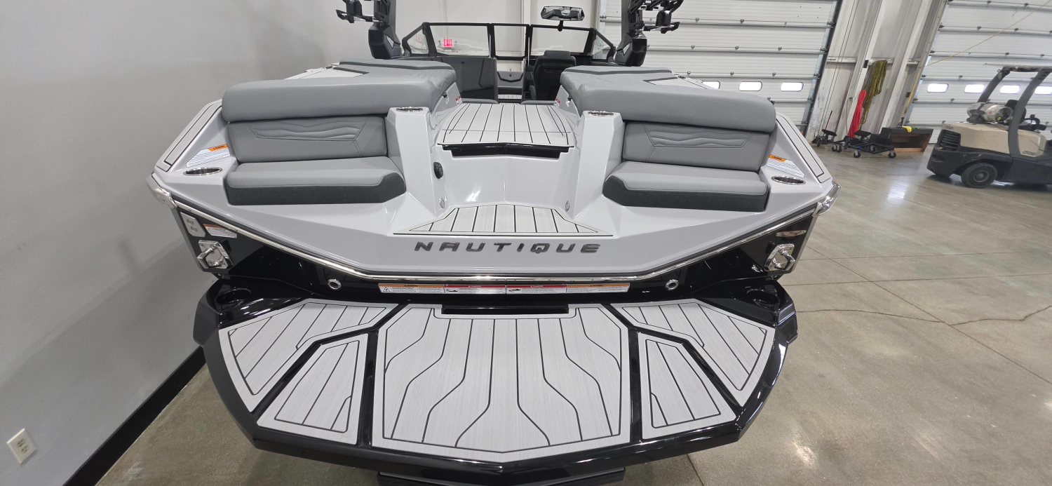 2027 Nautique G25