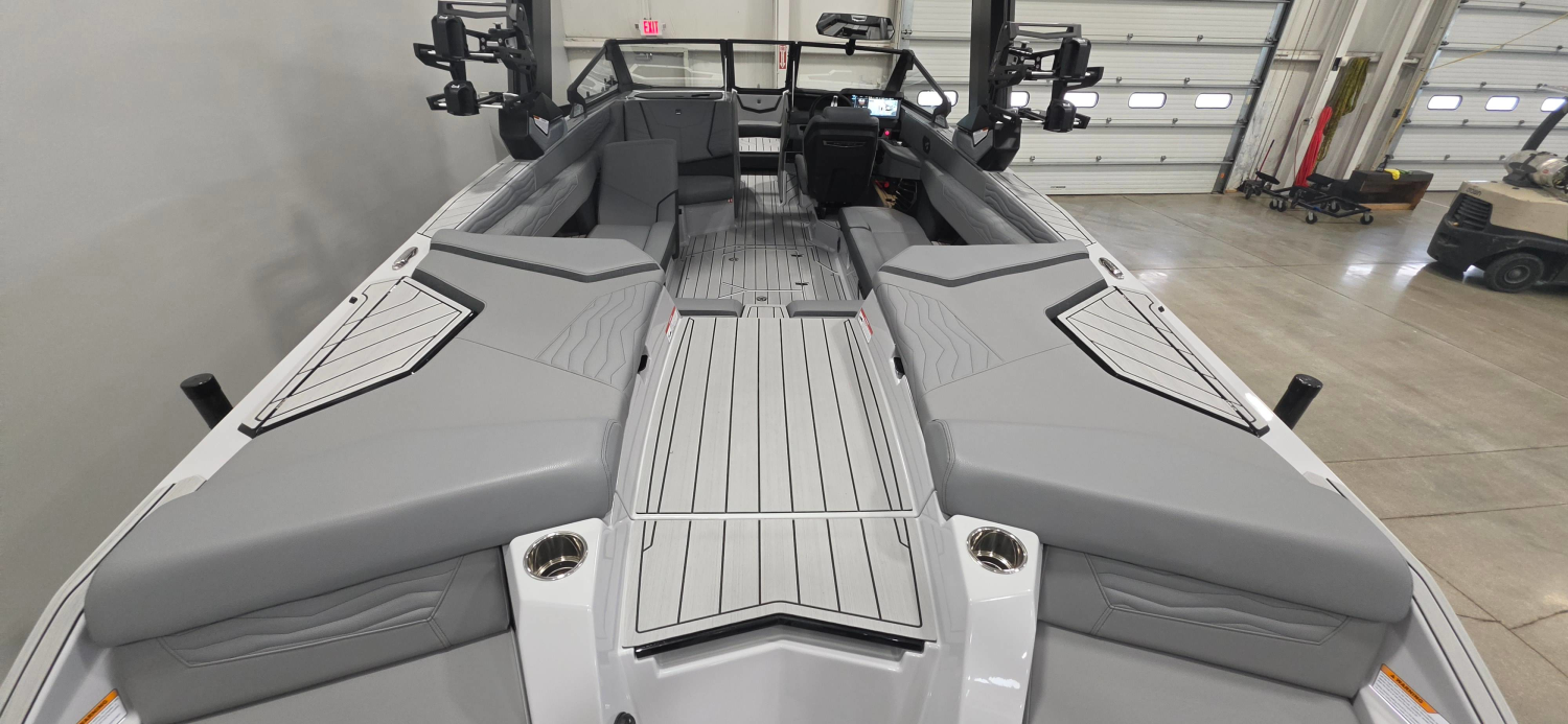 2027 Nautique G25