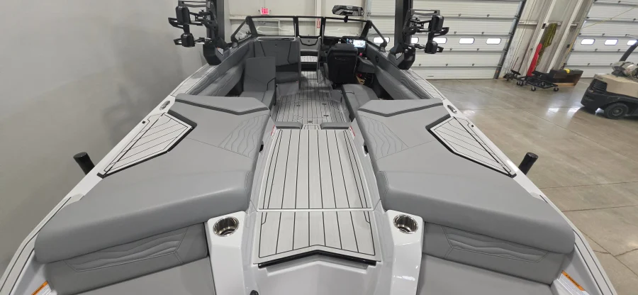 2027-nautique-g25-141606-image8