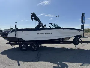 2025-mastercraft-nxt22-141610-image4