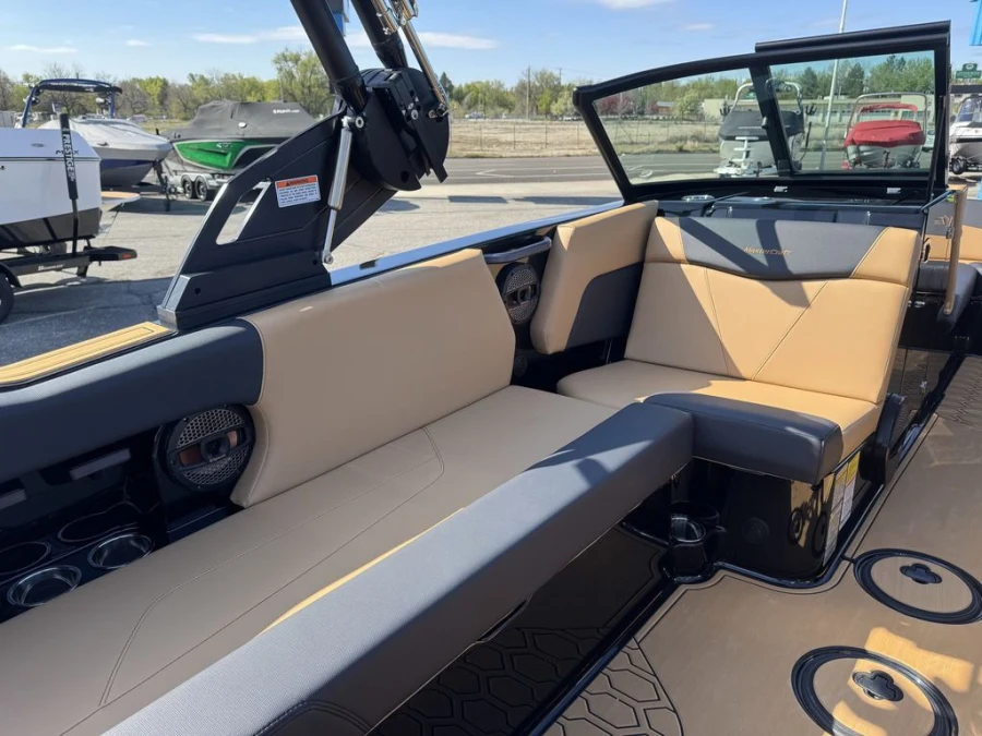2025-mastercraft-nxt22-141610-image9