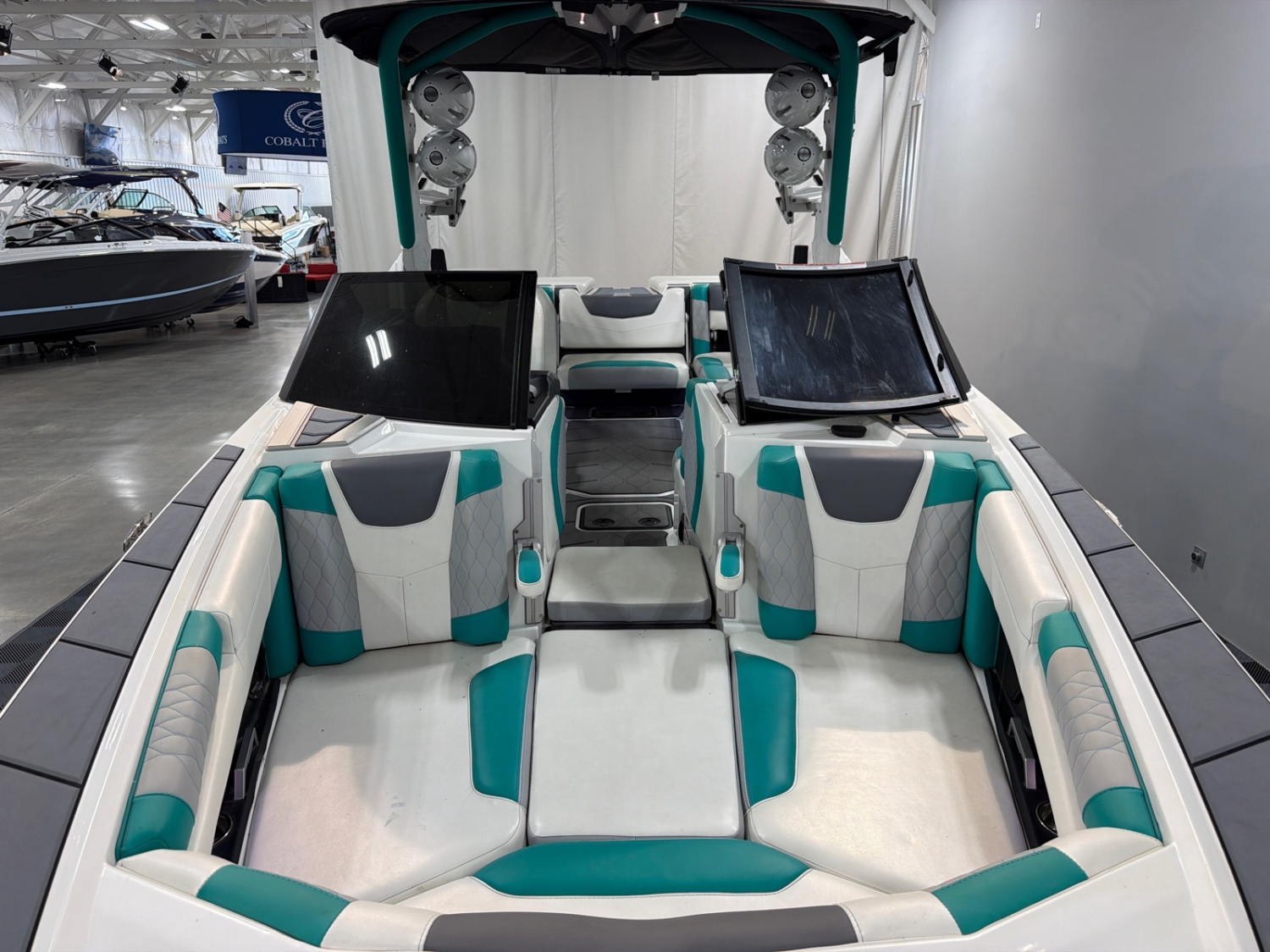 2021 Malibu M240