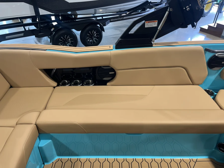 2027-mastercraft-nxt23-141621-image13