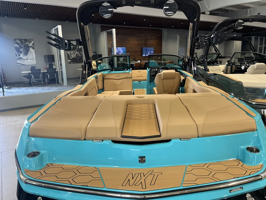 2027-mastercraft-nxt23-141621-image5