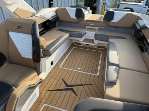 2027-mastercraft-x24-141622-image12