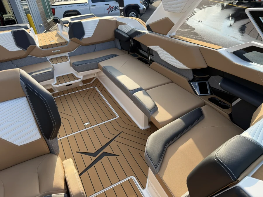 2027-mastercraft-x24-141622-image13