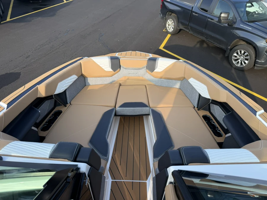 2027-mastercraft-x24-141622-image14