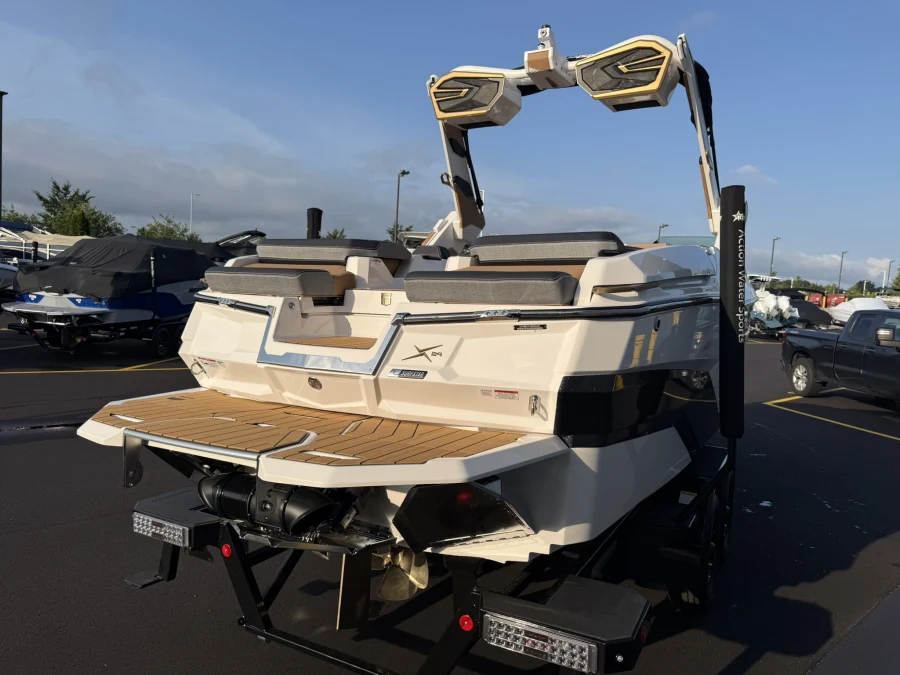 2027-mastercraft-x24-141622-image5