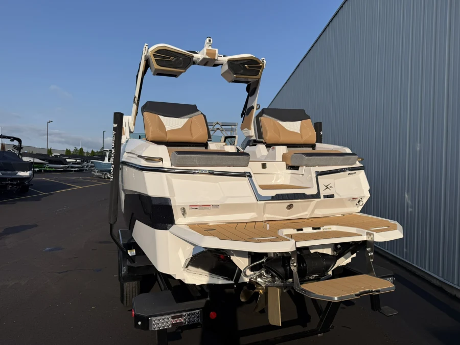 2027-mastercraft-x24-141622-image7