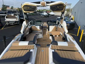2027-mastercraft-x24-141622-image8