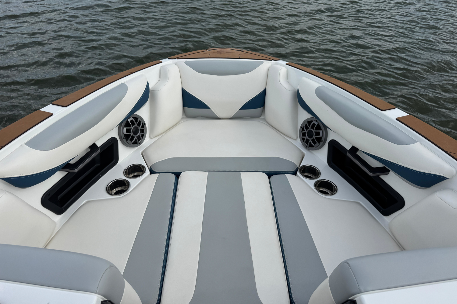 2022 Axis T23