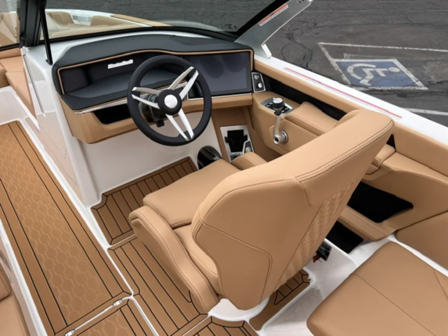 2027-mastercraft-xt24-141627-image13