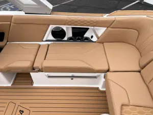 2027-mastercraft-xt24-141627-image17