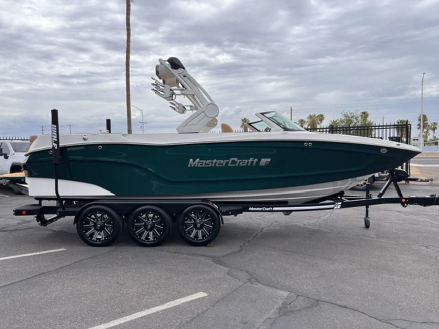 2027 Mastercraft XT24