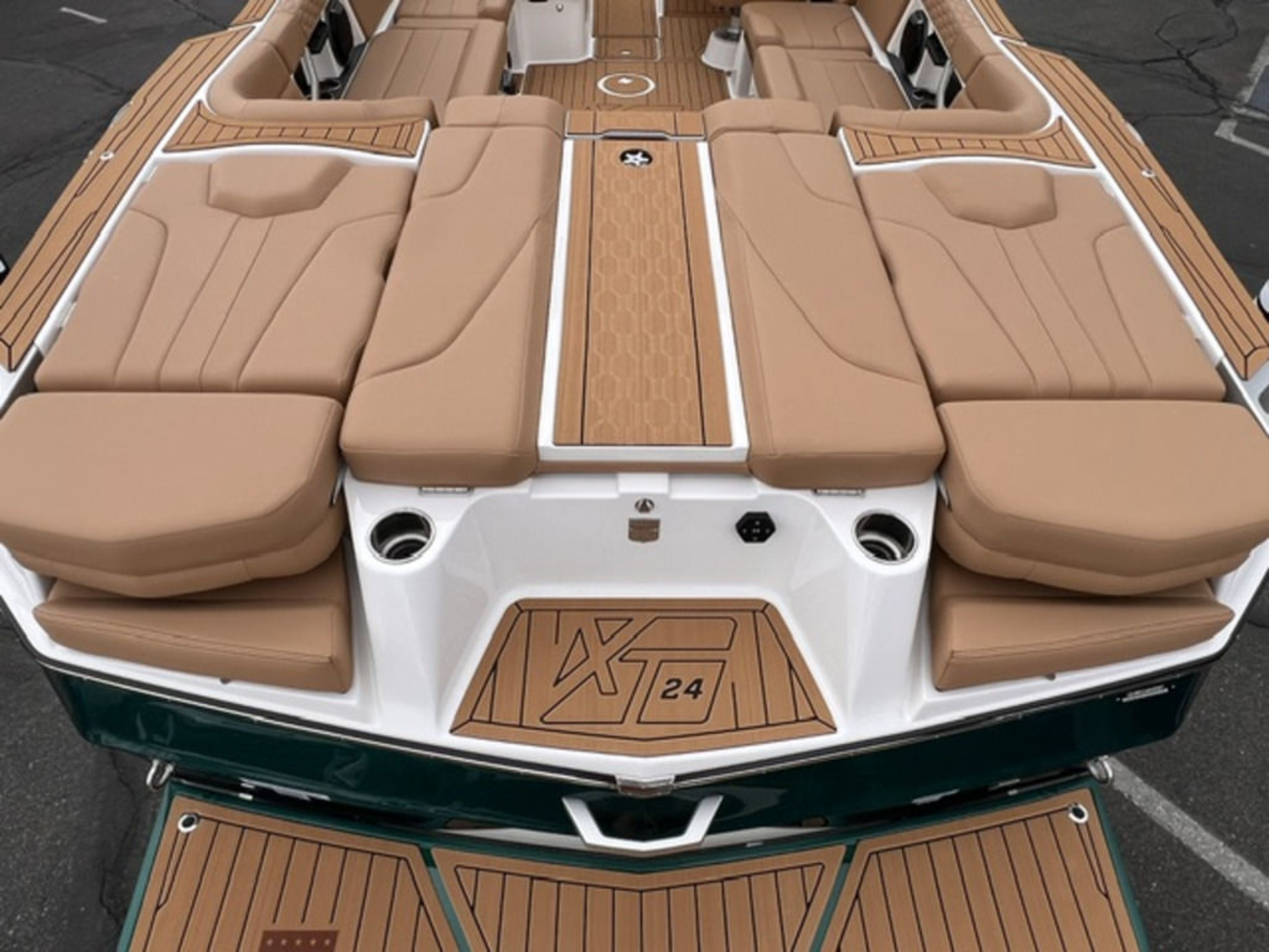 2027 Mastercraft XT24