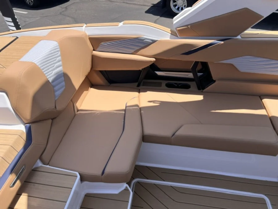 2027-mastercraft-x23-141629-image17
