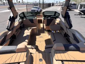 2027-mastercraft-x24-141630-image10