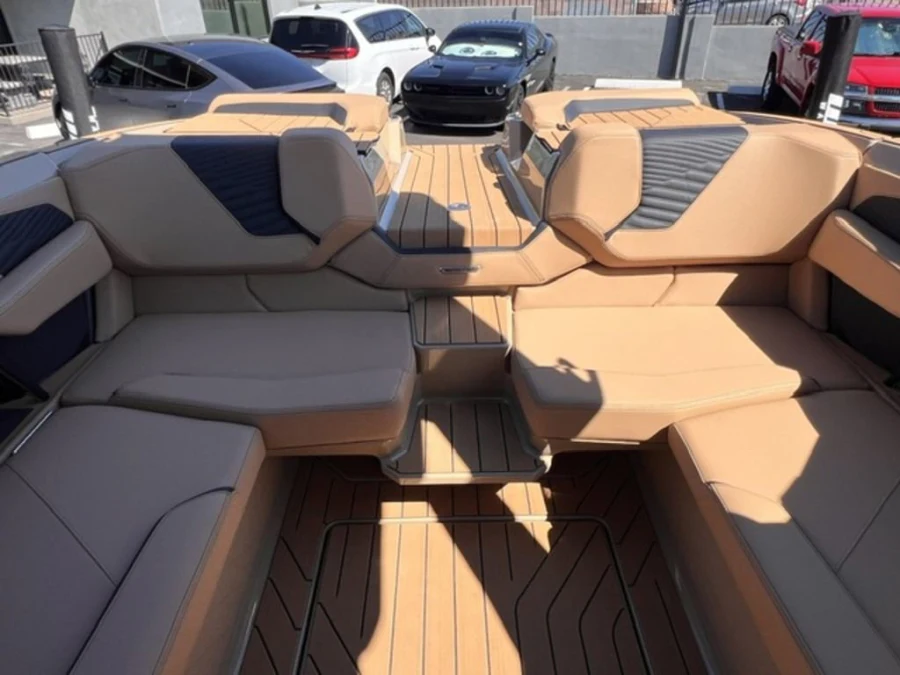 2027-mastercraft-x24-141630-image15