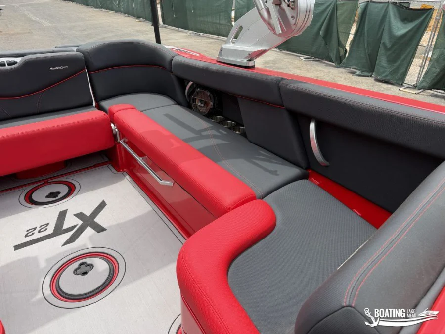 2021-mastercraft-xt22-141636-image10