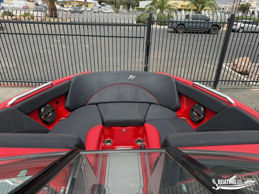 2021-mastercraft-xt22-141636-image6