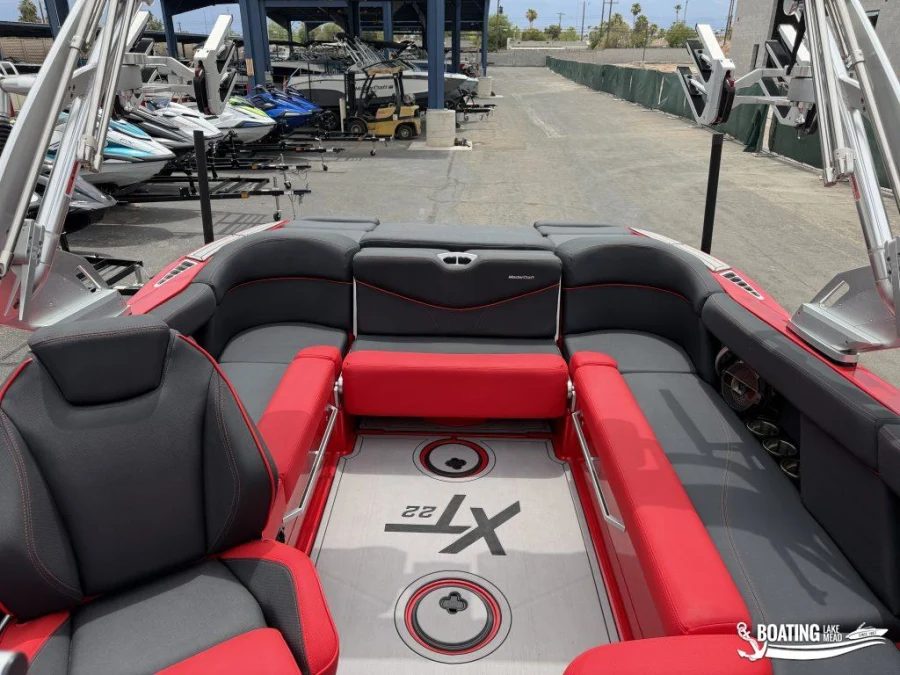 2021-mastercraft-xt22-141636-image7