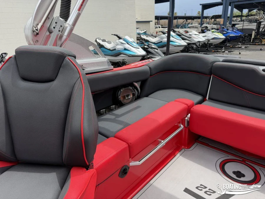 2021-mastercraft-xt22-141636-image8