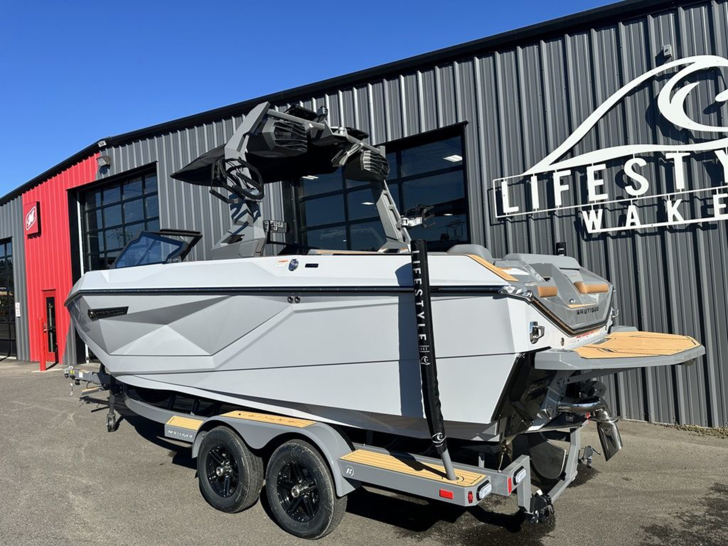 2027 Nautique G21