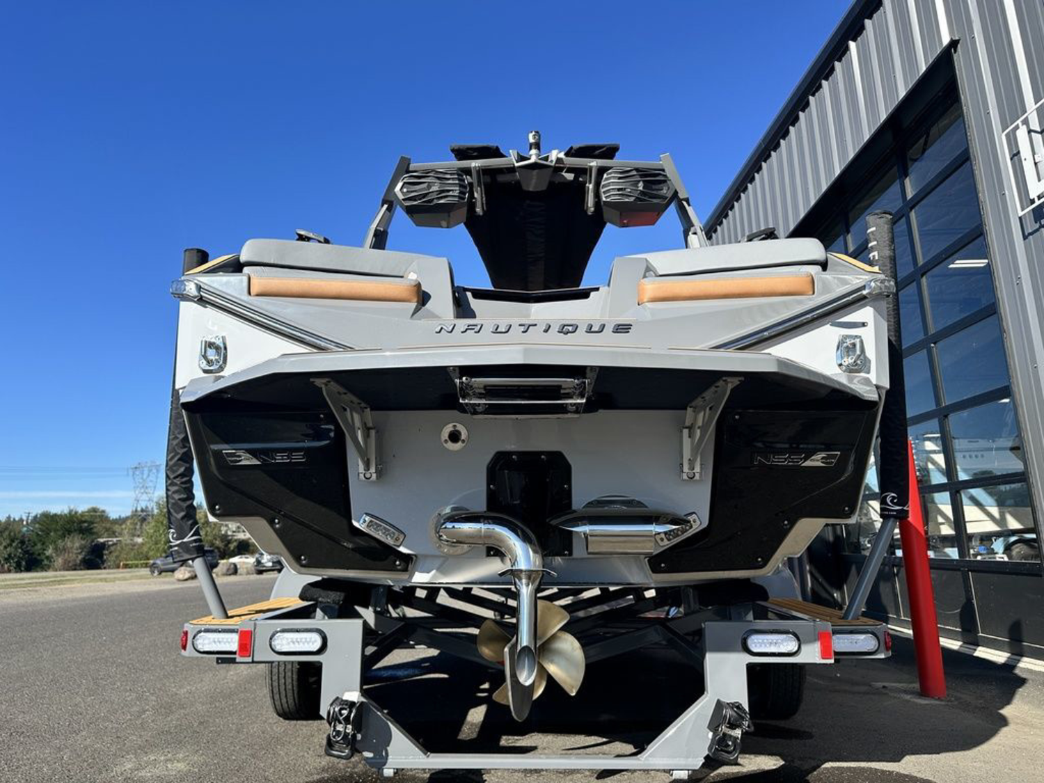 2027 Nautique G21