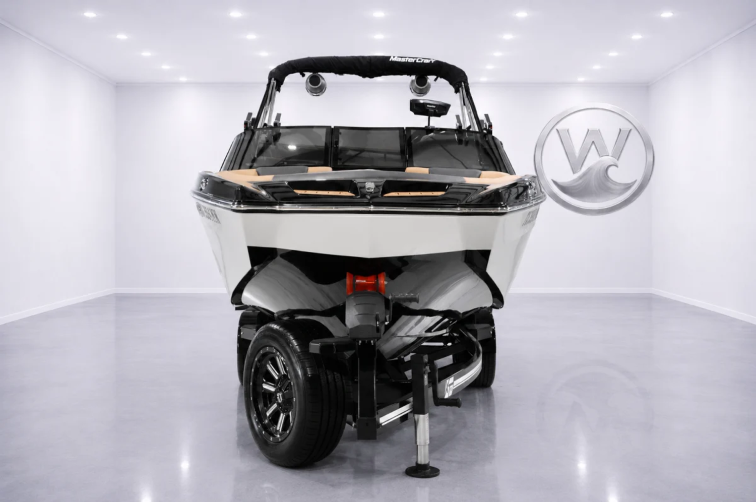 2025 Mastercraft XT24 - Like New!