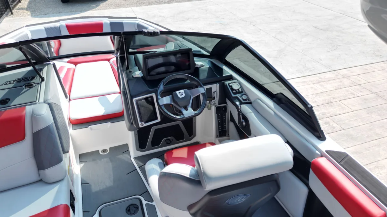 2021 Malibu M220
