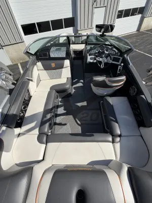 2015-mastercraft-x20-140231-image10.webp