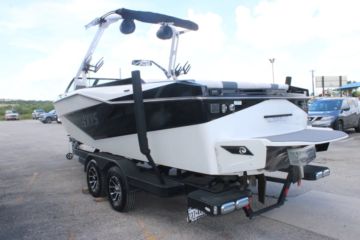 2023 Axis T235