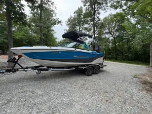 2018-mastercraft-xt21-140258-image1.webp