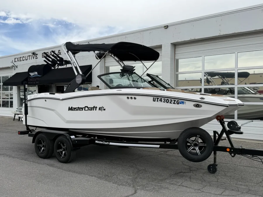 2024-mastercraft-nxt20-140260-image3.webp