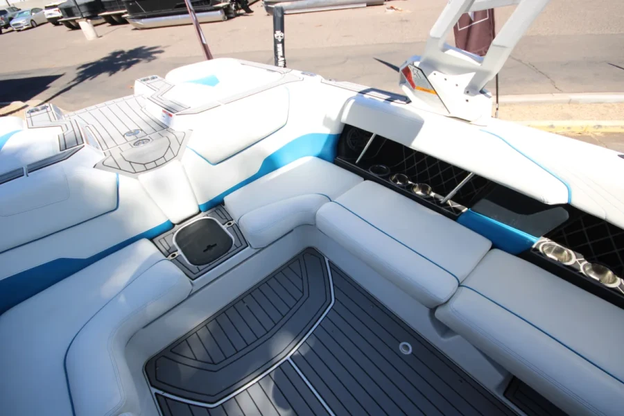 2019-nautique-gs22-140267-image8.webp