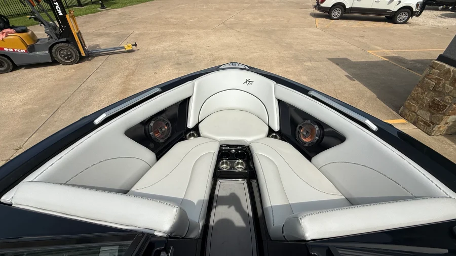 2018-mastercraft-xt23-140276-image10