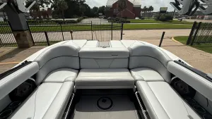 2018-mastercraft-xt23-140276-image13