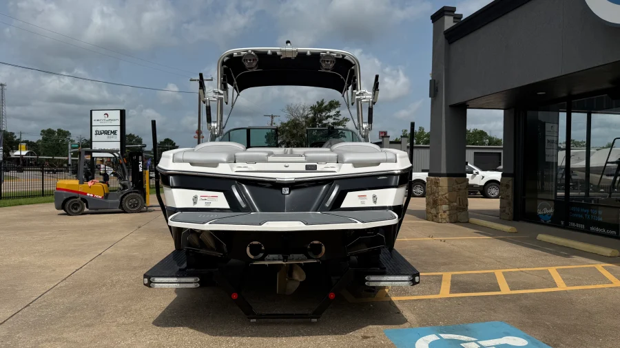 2018-mastercraft-xt23-140276-image4