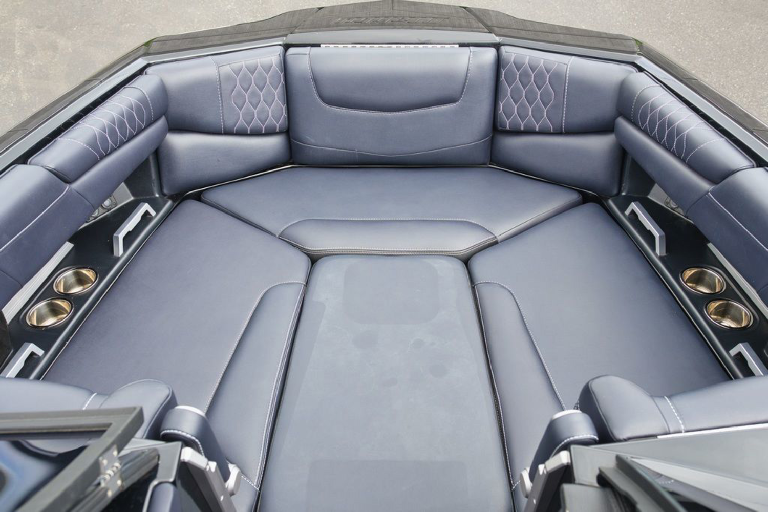 2024 Malibu Boats M220