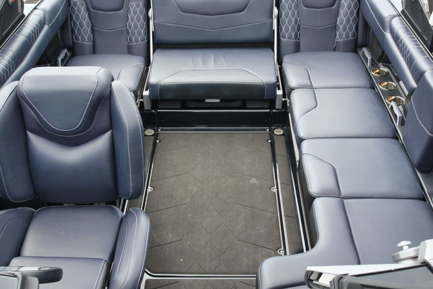 2024 Malibu Boats M220