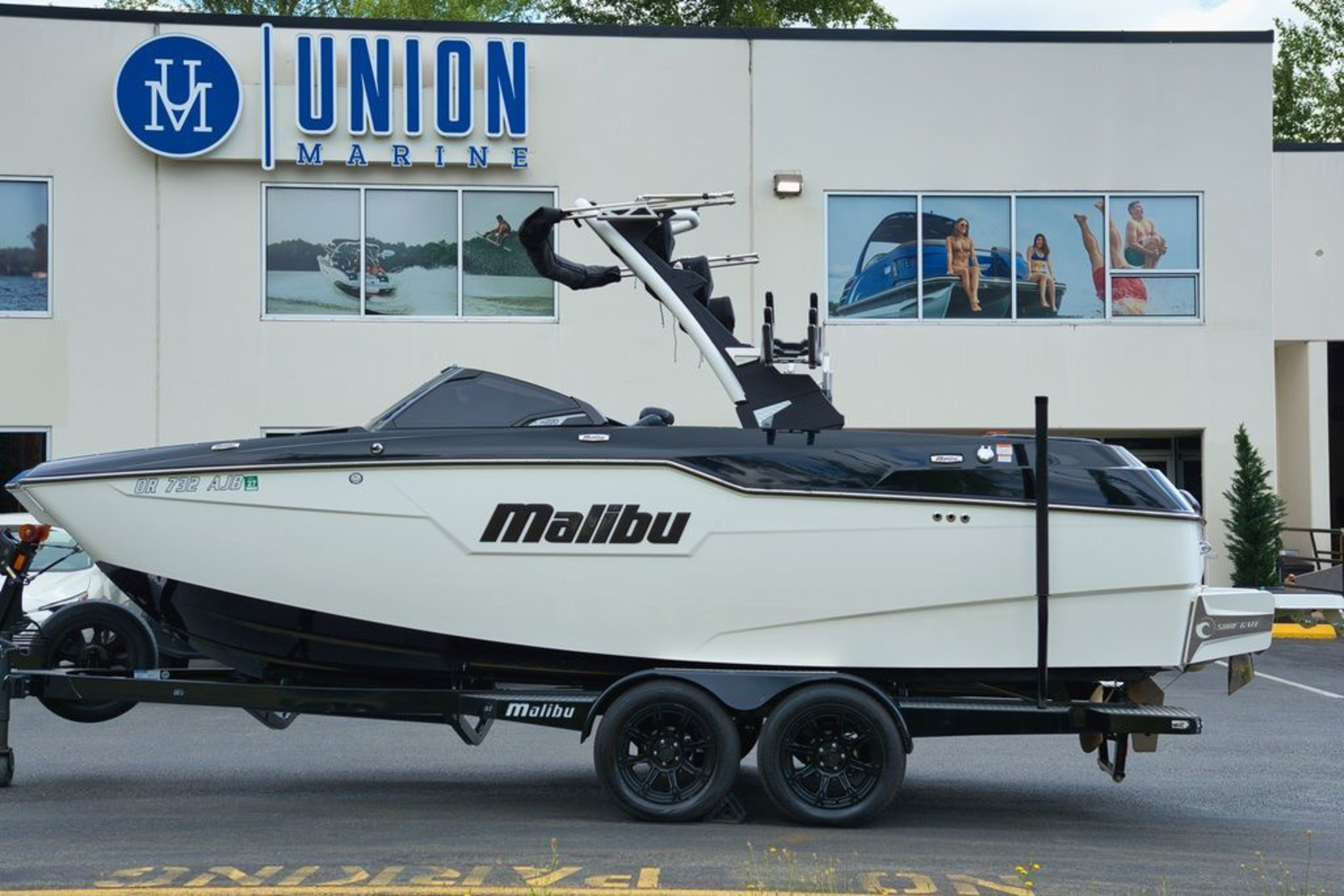 2024 Malibu Boats M220