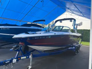 2017-mastercraft-xt23-141613-image1