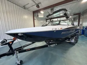2014-malibu-wakesetter-247-lsv-141708-image1