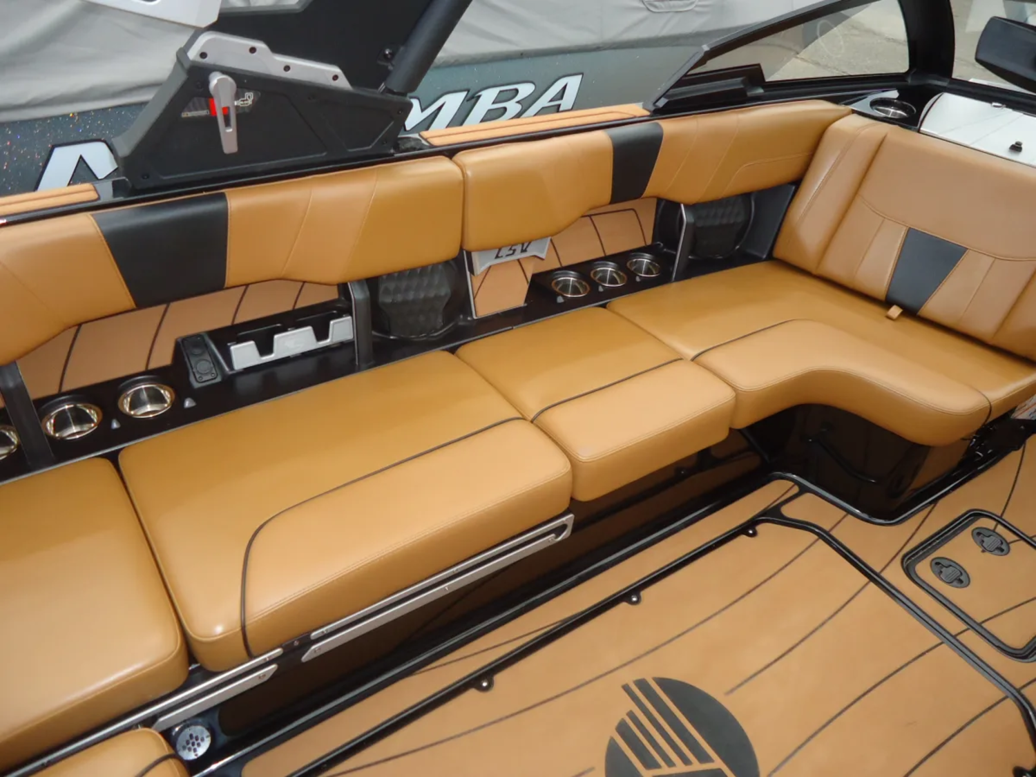 2022 Malibu 23 LSV