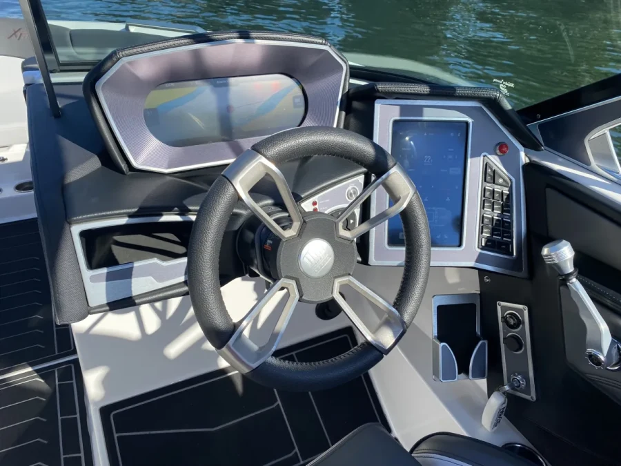 2020-mastercraft-xt23-141767-image1.webp