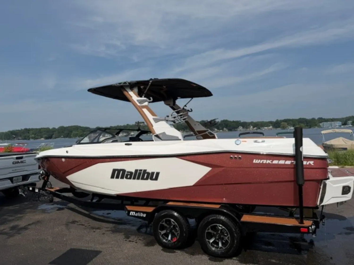2026 Malibu 23 LSV