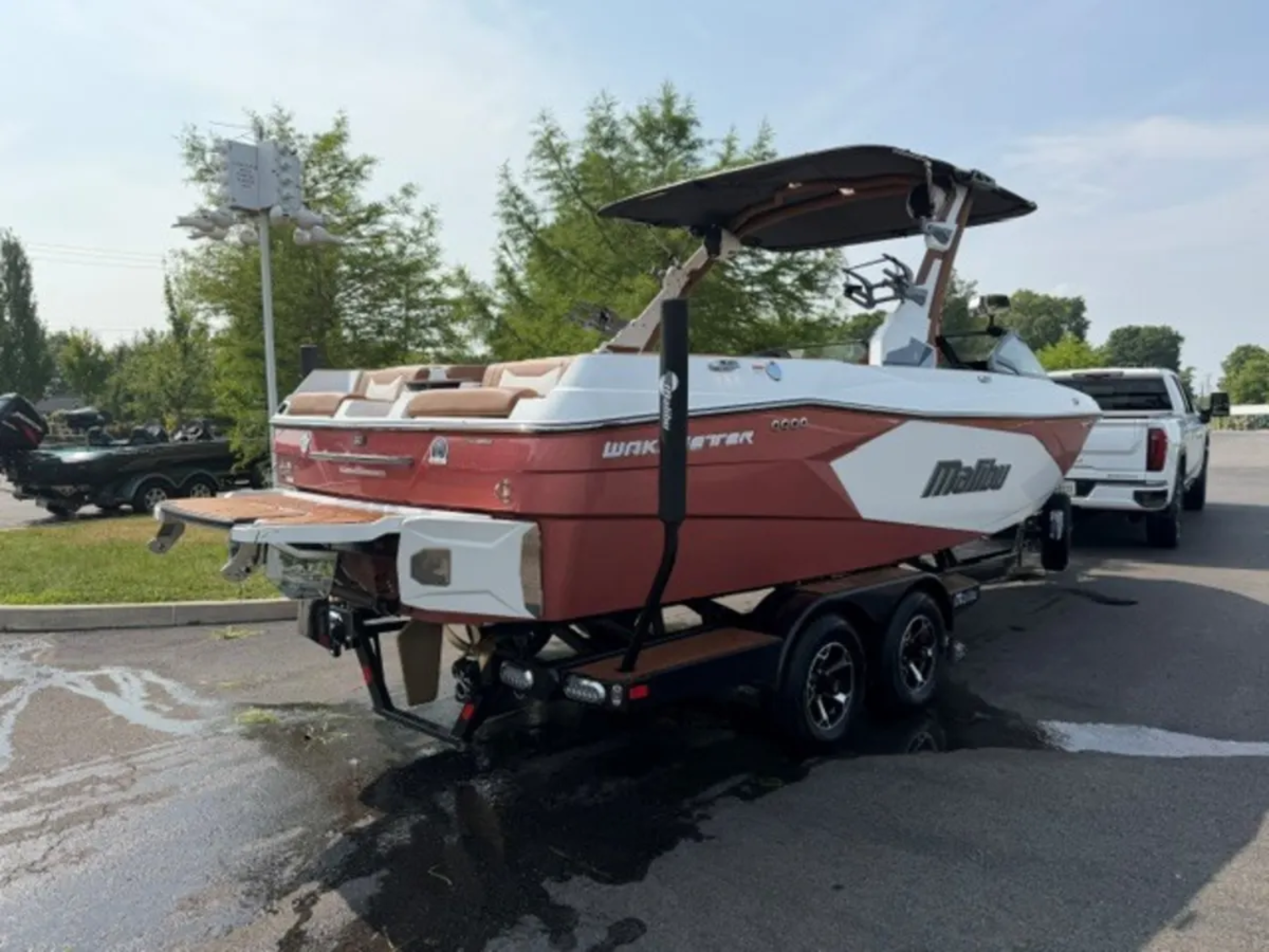 2026 Malibu 23 LSV